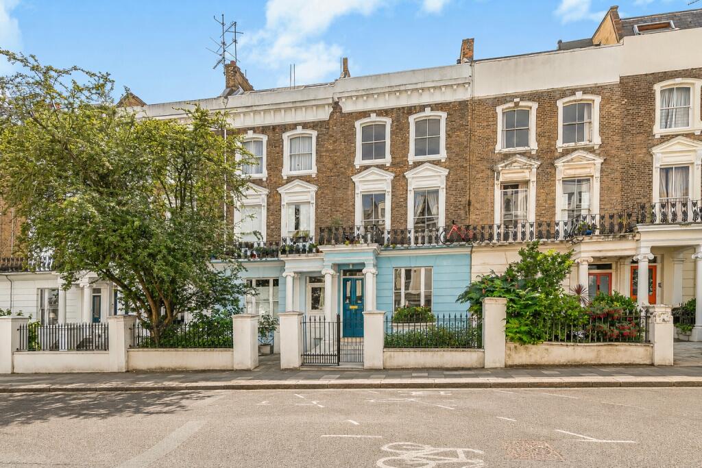 2 bed 1st Floor Flat for rent in Camden Town. From Sandfords - Regents Park