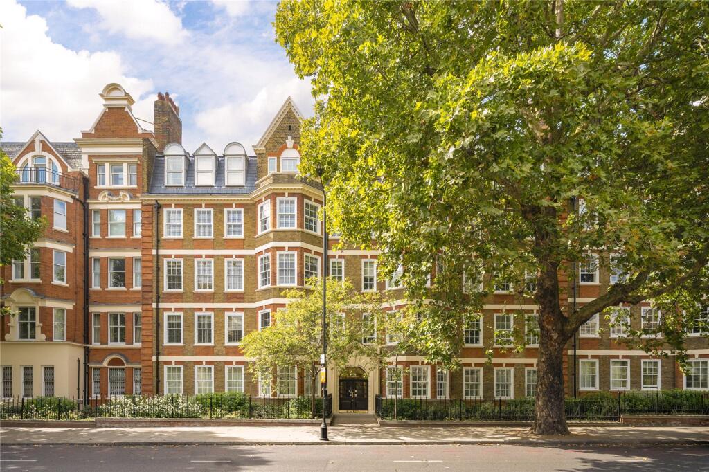 3 bed 1st Floor Flat for rent in London. From Sandfords - Regents Park