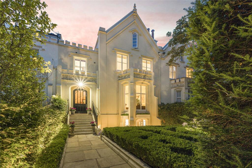 5 bed Detached for rent in London. From Sandfords - Regents Park