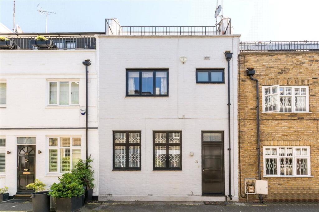 3 bed Mid Terraced House for rent in London. From Sandfords - Regents Park