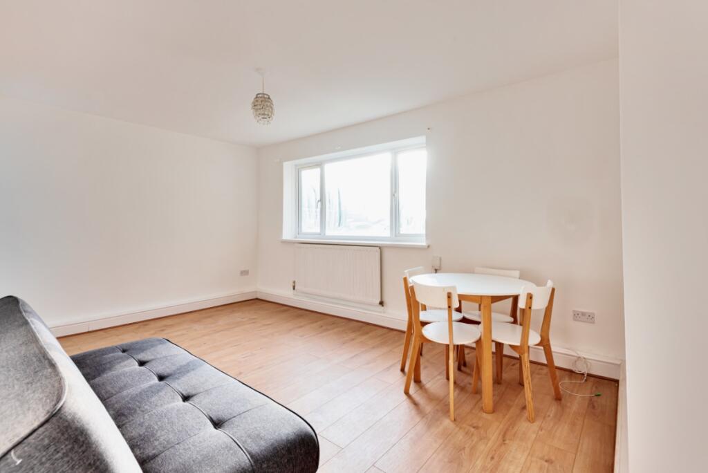 1 bed Flat for rent in Putney. From Kinleigh Folkard & Hayward