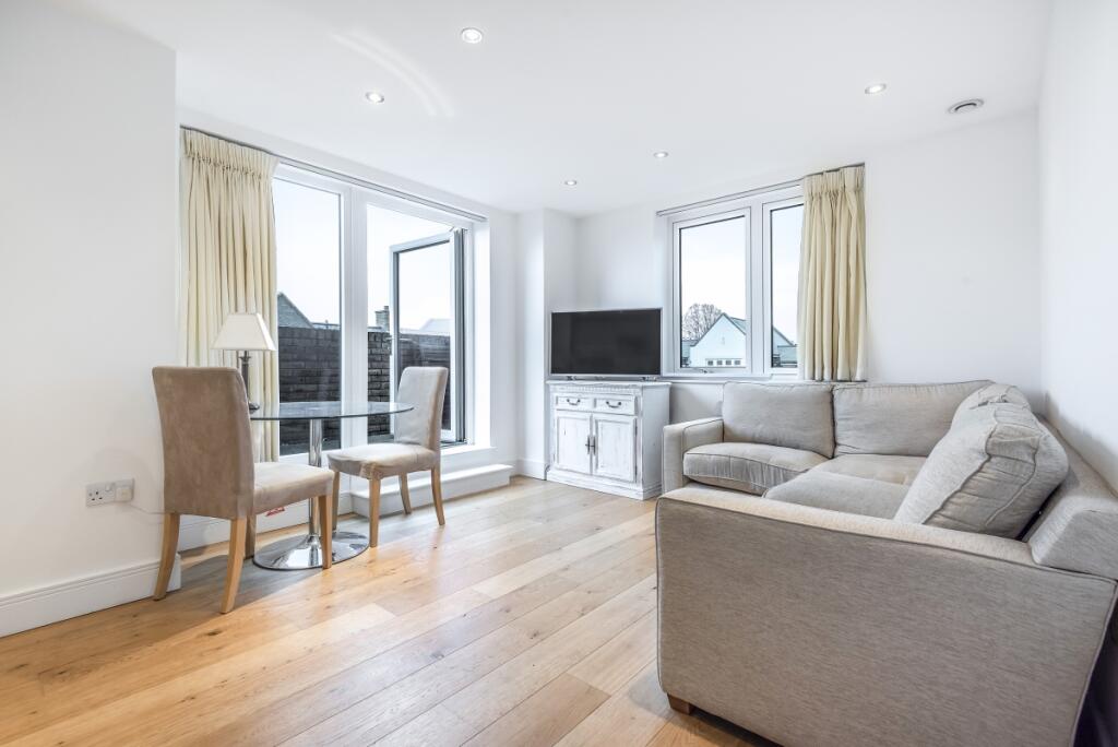 1 bed Flat for rent in Putney. From Kinleigh Folkard & Hayward