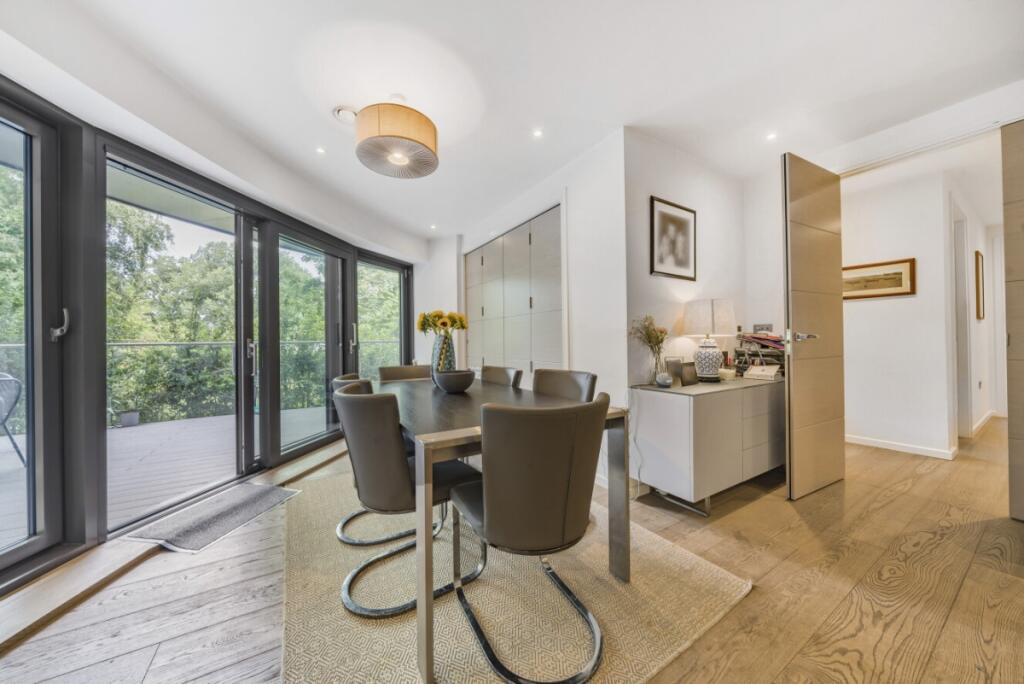3 bed 1st Floor Flat for rent in London. From Kinleigh Folkard & Hayward - Sales - Putney