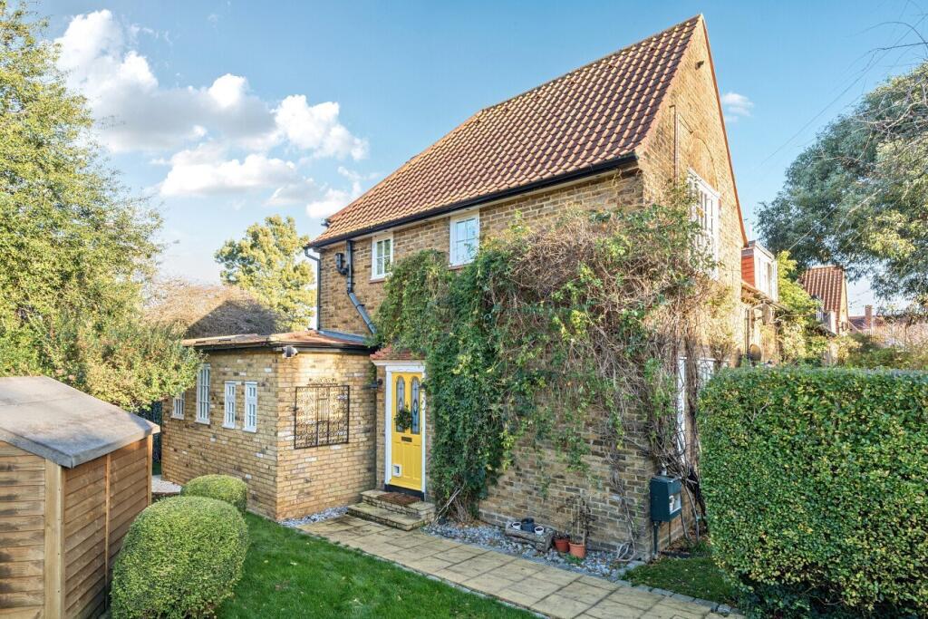 3 bed End of Terrace for rent in London. From Kinleigh Folkard & Hayward - Sales - Putney 3 bed End of Terrace for rent in London. From Kinleigh Folkard & Hayward - Sales - Putney