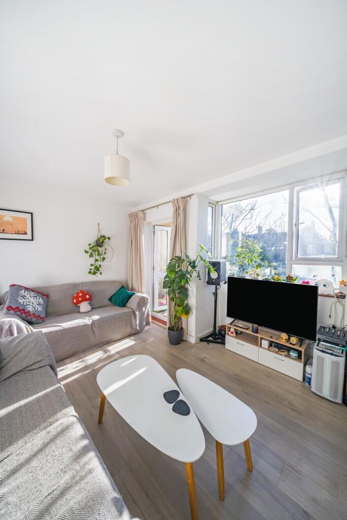 1 bed Not Specified for rent in London. From Kinleigh Folkard & Hayward - Sales - Putney