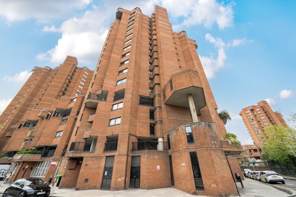 2 bed 1st Floor Flat for rent in London. From Kinleigh Folkard & Hayward - Sales - Putney