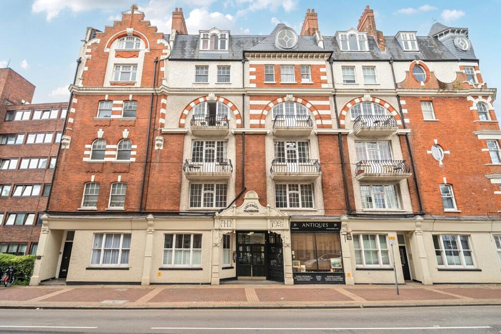 3 bed 1st Floor Flat for rent in London. From Kinleigh Folkard & Hayward - Sales - Putney 3 bed 1st Floor Flat for rent in London. From Kinleigh Folkard & Hayward - Sales - Putney