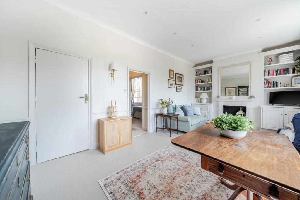 2 bed 1st Floor Flat for rent in Putney. From Kinleigh Folkard & Hayward - Sales - Putney