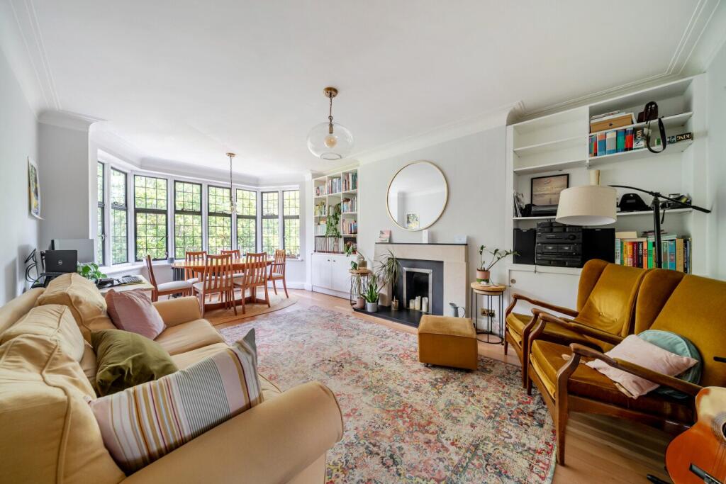 3 bed 1st Floor Flat for rent in London. From Kinleigh Folkard & Hayward - Sales - Putney 3 bed 1st Floor Flat for rent in London. From Kinleigh Folkard & Hayward - Sales - Putney