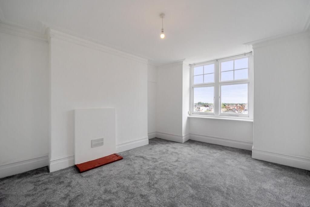 3 bed 1st Floor Flat for rent in London. From Kinleigh Folkard & Hayward - Sales - Putney