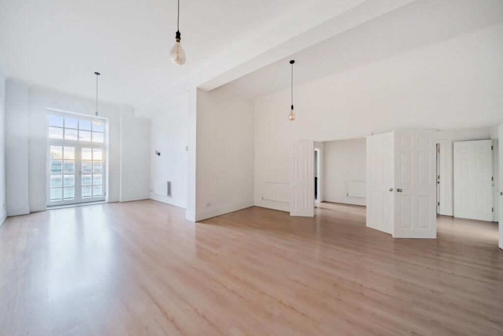 2 bed 1st Floor Flat for rent in London. From Kinleigh Folkard & Hayward - Sales - Putney 2 bed 1st Floor Flat for rent in London. From Kinleigh Folkard & Hayward - Sales - Putney