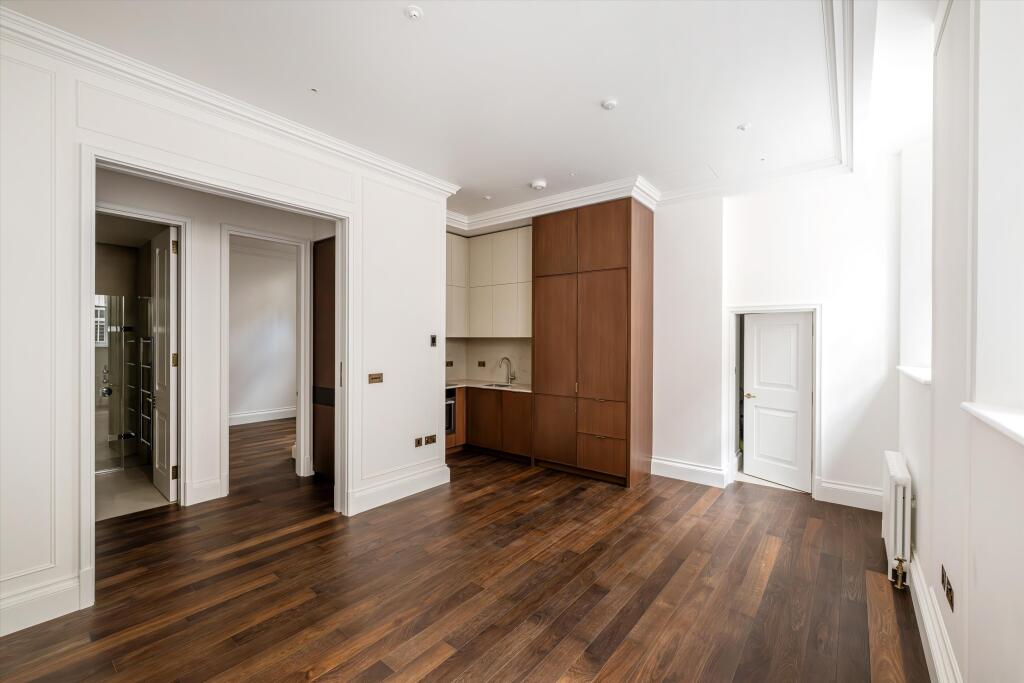 1 bed 1st Floor Flat for rent in London. From Knight Frank - Mayfair