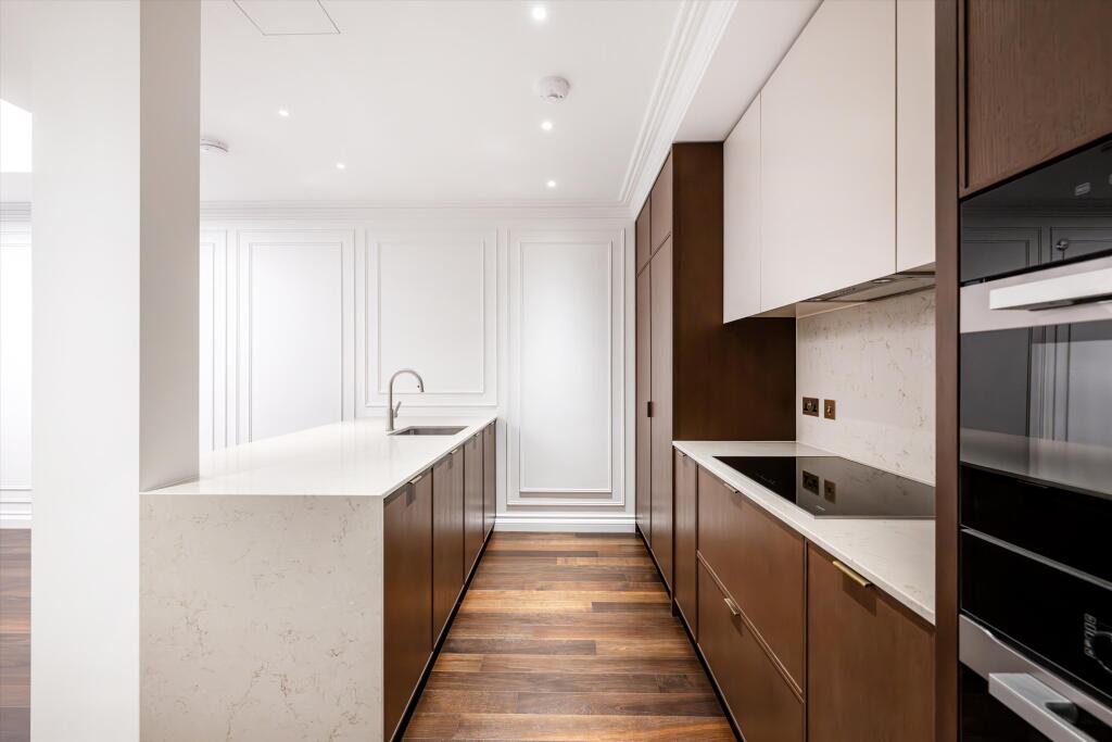 3 bed 1st Floor Flat for rent in London. From Knight Frank - Mayfair