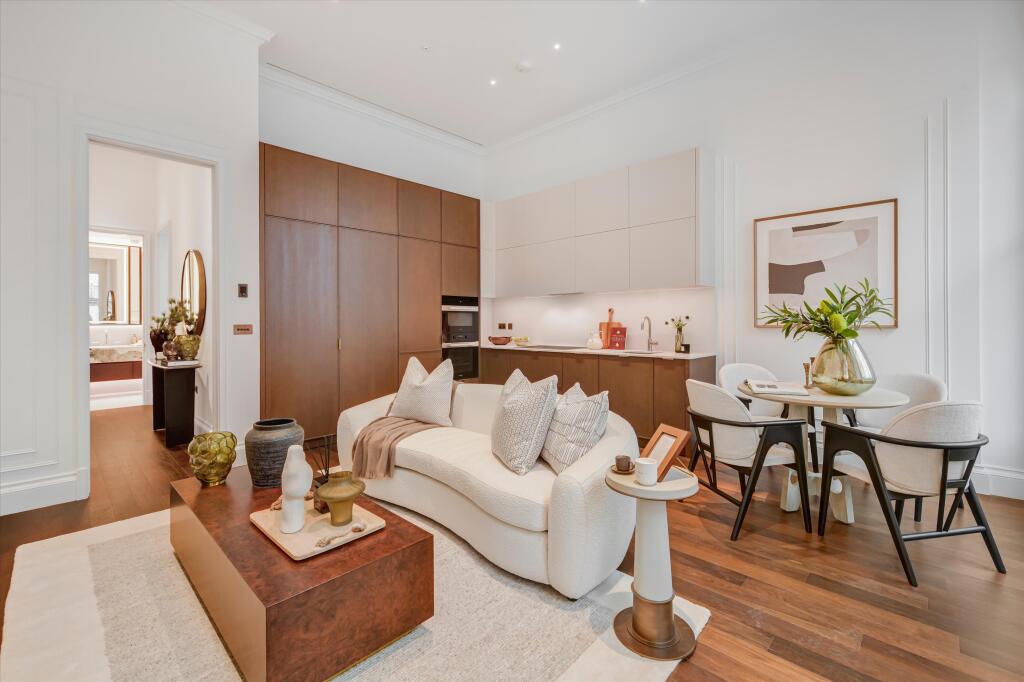 1 bed 1st Floor Flat for rent in London. From Knight Frank - Mayfair