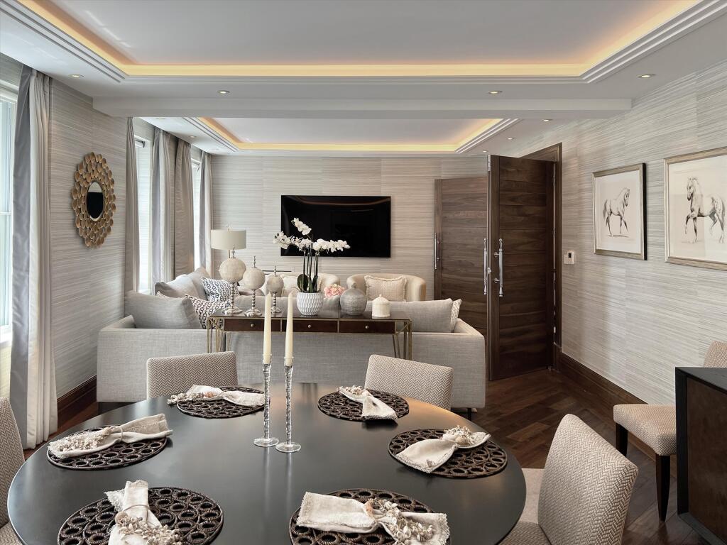 3 bed 1st Floor Flat for rent in London. From Knight Frank - Mayfair