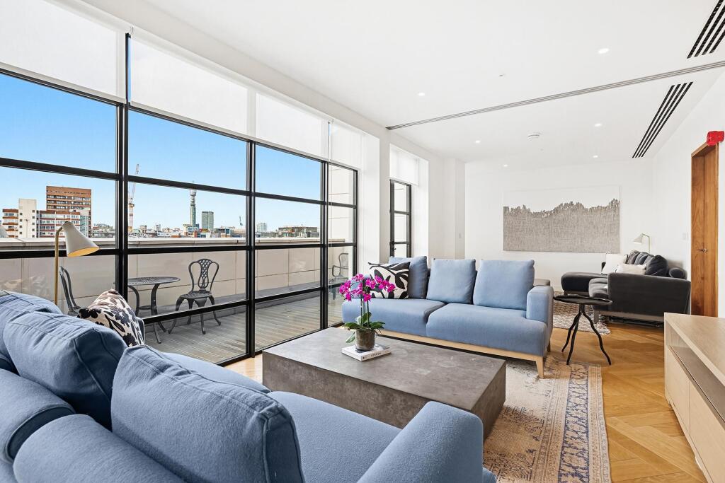 3 bed 1st Floor Flat for rent in London. From Knight Frank - Mayfair