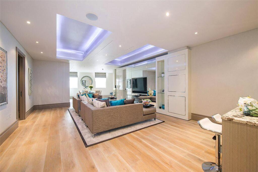 2 bed 1st Floor Flat for rent in London. From Knight Frank - Mayfair
