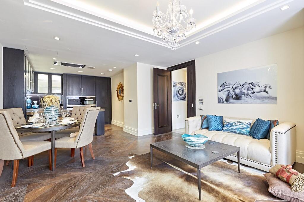 2 bed 1st Floor Flat for rent in London. From Knight Frank - Mayfair