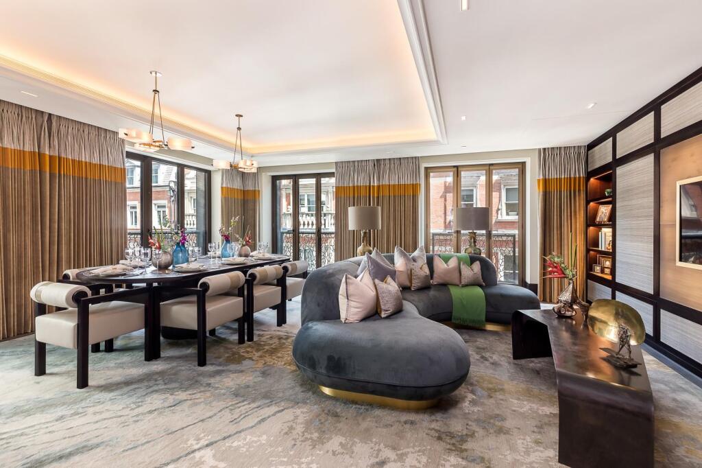 2 bed 1st Floor Flat for rent in London. From Knight Frank - Mayfair