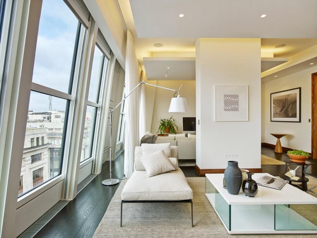 3 bed 1st Floor Flat for rent in London. From Knight Frank - Mayfair