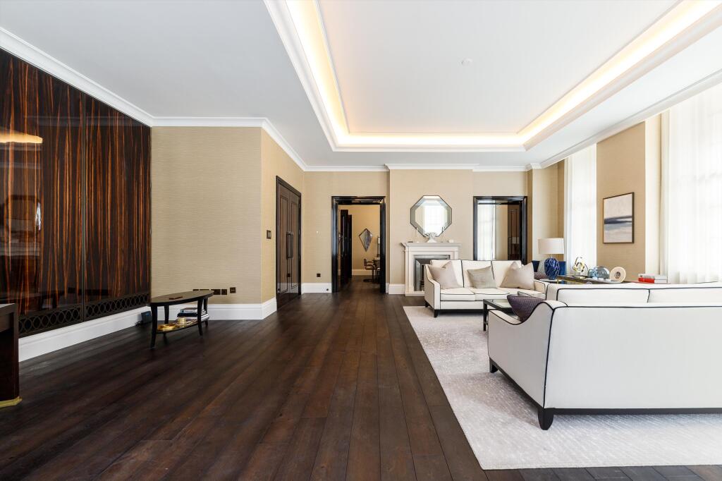 2 bed 1st Floor Flat for rent in London. From Knight Frank - Mayfair