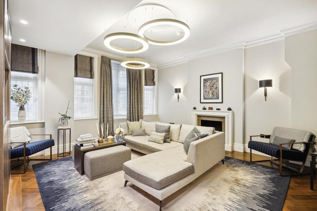 3 bed 1st Floor Flat for rent in London. From Knight Frank - Mayfair