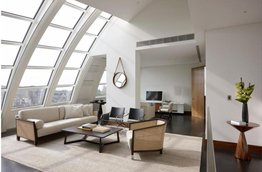 3 bed 1st Floor Flat for rent in London. From Knight Frank - Mayfair