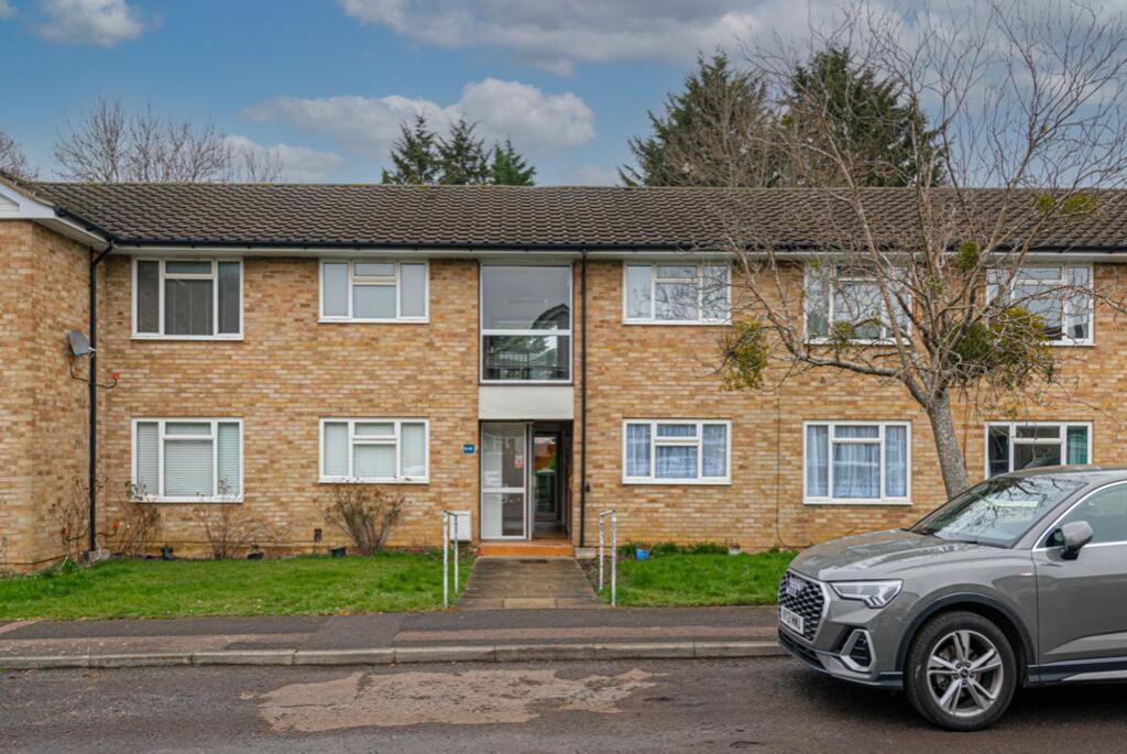 1 bed 1st Floor Flat for rent in Pachesham Park. From Jackie Quinn & Co.Ltd 1 bed 1st Floor Flat for rent in Pachesham Park. From Jackie Quinn & Co.Ltd