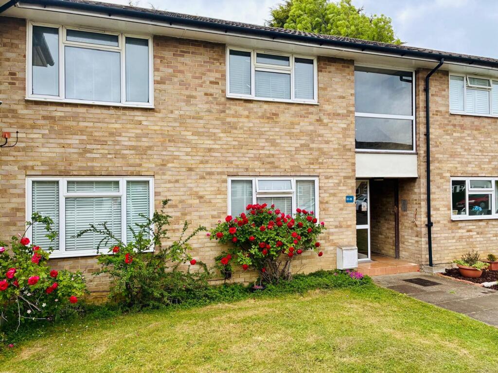 1 bed 1st Floor Flat for rent in Pachesham Park. From Jackie Quinn & Co.Ltd