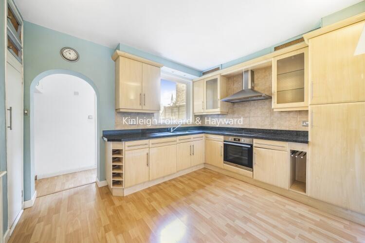 3 bed End Terraced House for rent in Beckenham. From Kinleigh Folkard & Hayward
