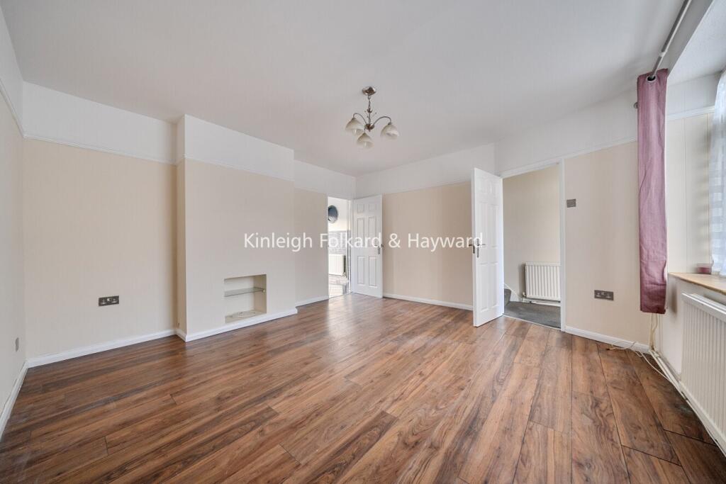 3 bed End of Terrace for rent in Beckenham. From Kinleigh Folkard & Hayward - Sales - Bromley