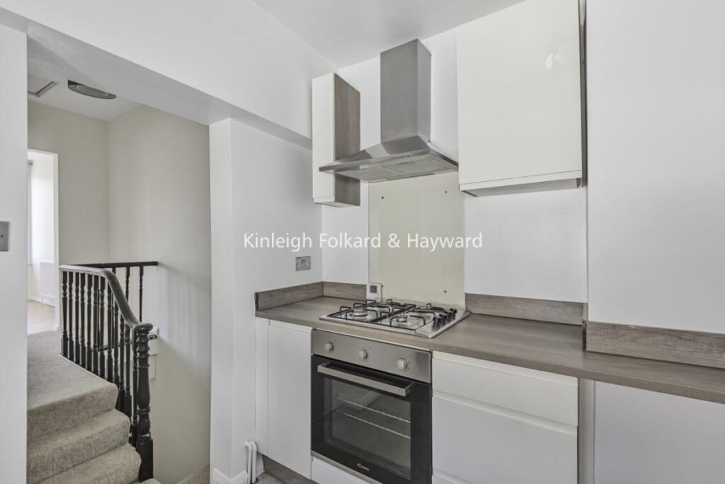 1 bed 1st Floor Flat for rent in Keston Mark. From Kinleigh Folkard & Hayward - Sales - Bromley
