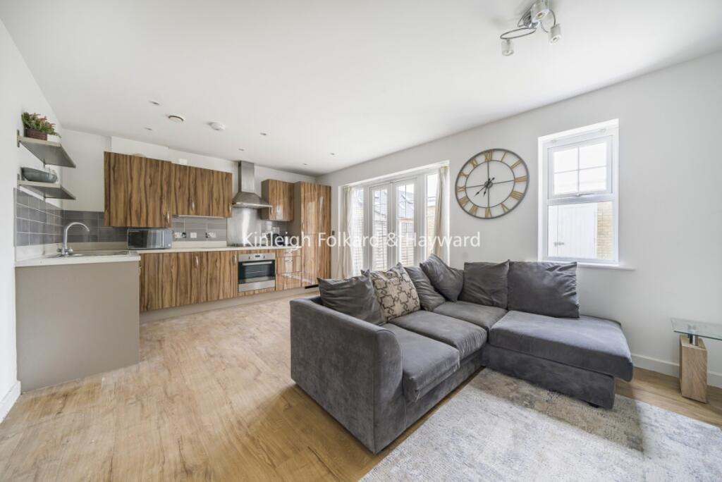 2 bed 1st Floor Flat for rent in Keston Mark. From Kinleigh Folkard & Hayward - Sales - Bromley
