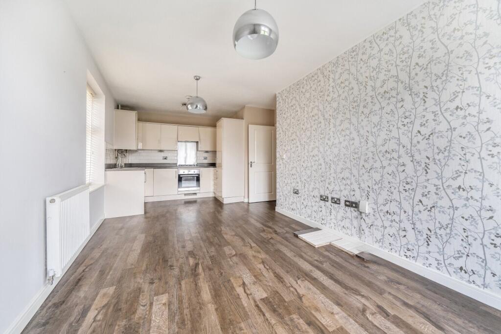 2 bed 1st Floor Flat for rent in Keston Mark. From Kinleigh Folkard & Hayward - Sales - Bromley 2 bed 1st Floor Flat for rent in Keston Mark. From Kinleigh Folkard & Hayward - Sales - Bromley