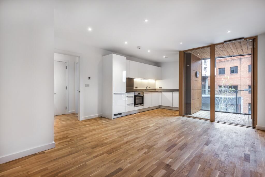 1 bed 1st Floor Flat for rent in Keston Mark. From Kinleigh Folkard & Hayward - Sales - Bromley