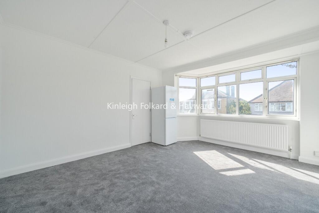 2 bed 1st Floor Flat for rent in Keston Mark. From Kinleigh Folkard & Hayward - Sales - Bromley