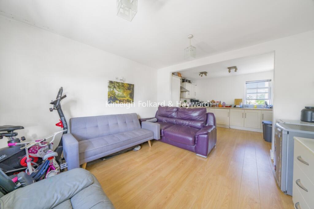 3 bed 1st Floor Flat for rent in Chislehurst. From Kinleigh Folkard & Hayward - Sales - Bromley