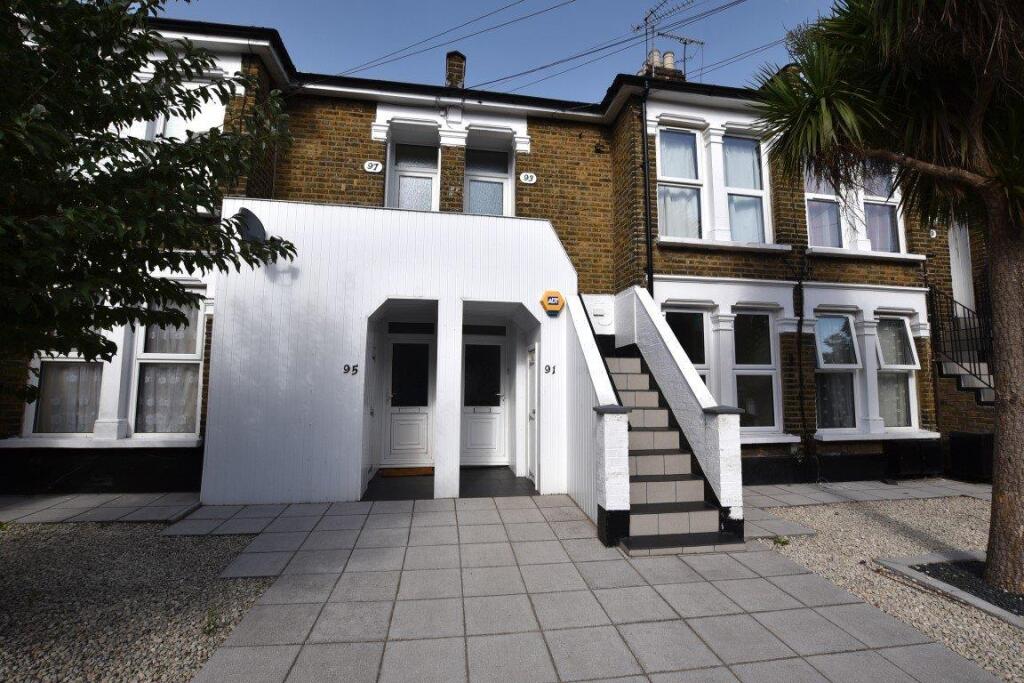 2 bed Apartment for rent in Leyton. From Petty Son and Prestwich