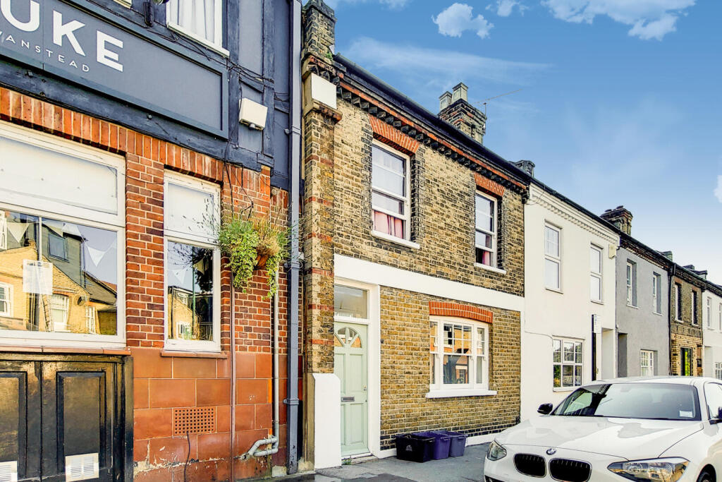 3 bed Mid Terraced House for rent in Wanstead. From Petty Son and Prestwich