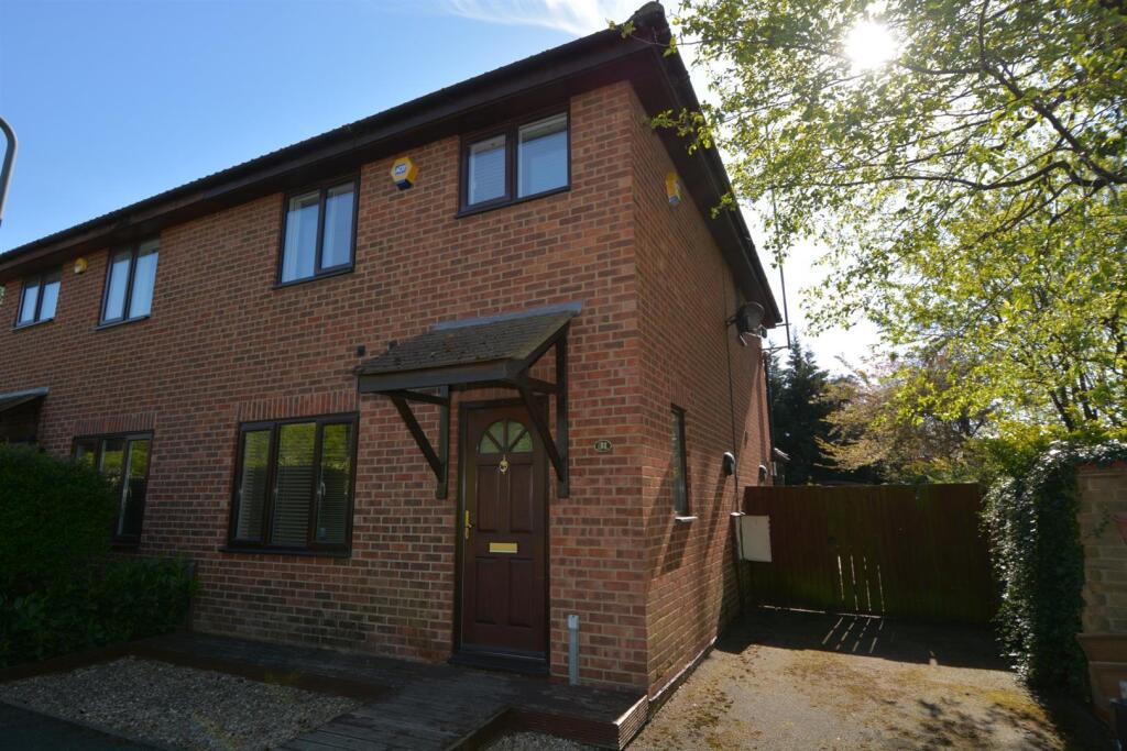 3 bed Semi Detached for rent in Wanstead. From Petty Son and Prestwich