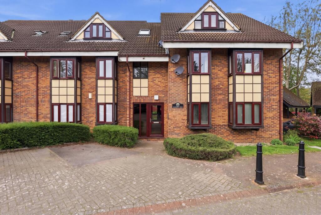 1 bed Apartment for rent in Chingford. From Petty Son and Prestwich