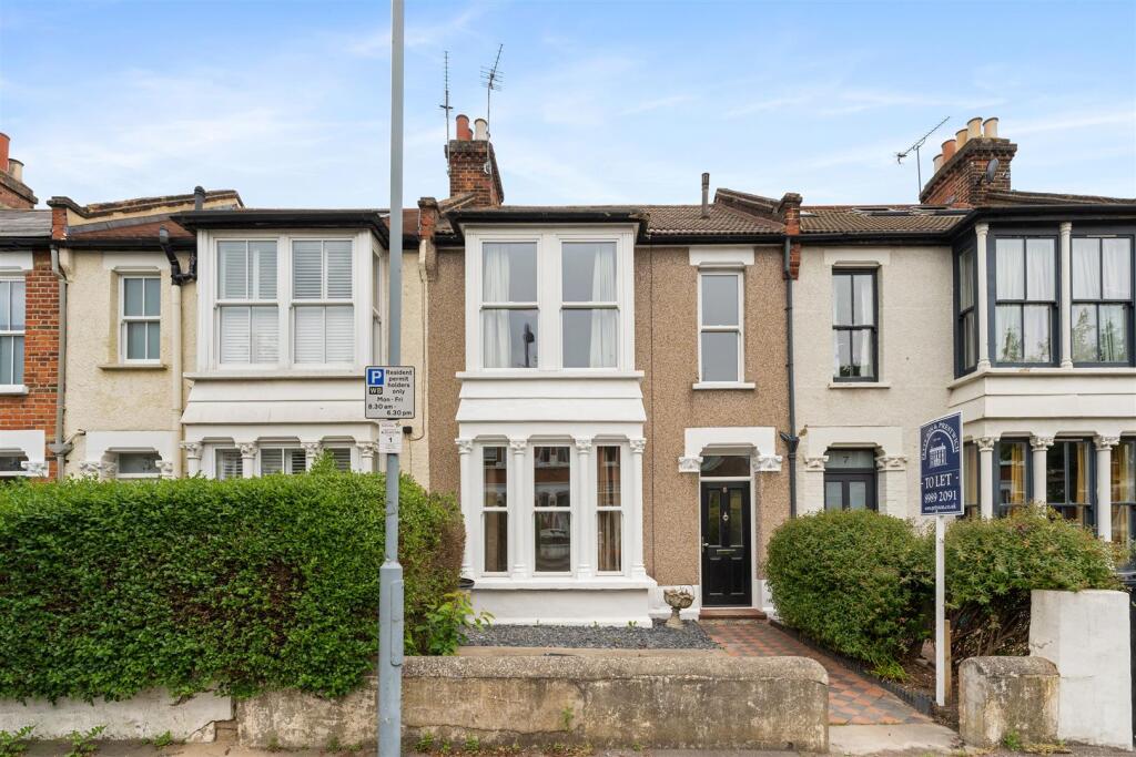 3 bed Mid Terraced House for rent in Wanstead. From Petty Son and Prestwich