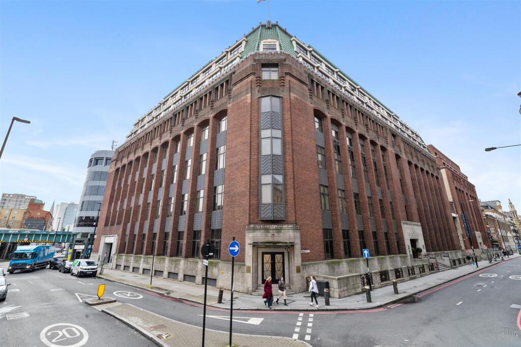 1 bed Apartment for rent in London. From Petty Son and Prestwich