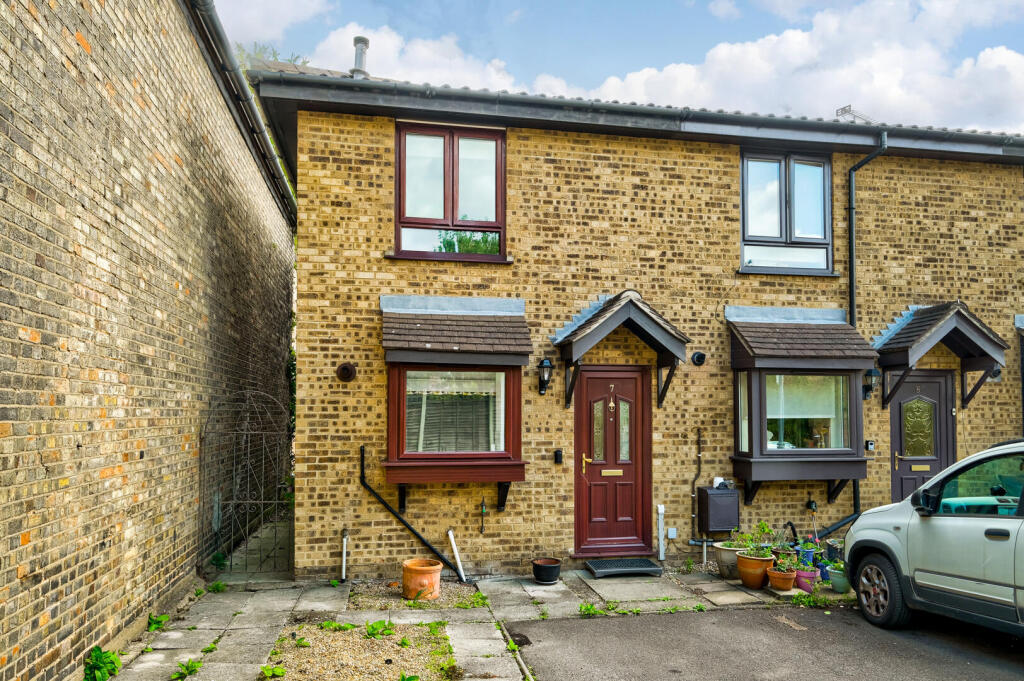 2 bed End of Terrace for rent in Wanstead. From Petty Son and Prestwich