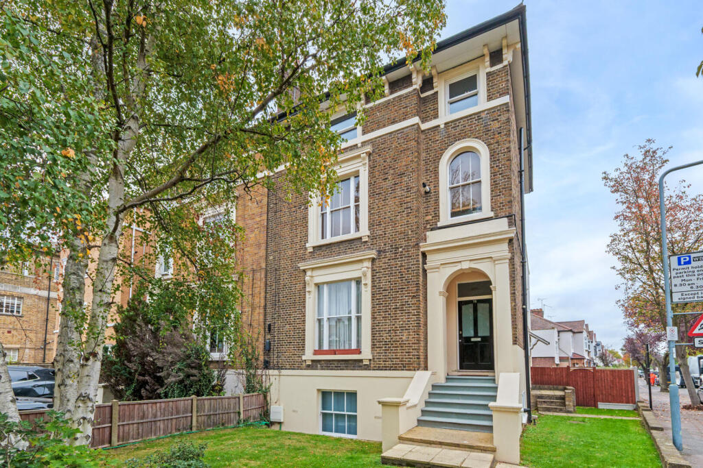 1 bed 1st Floor Flat for rent in Wanstead. From Petty Son and Prestwich 1 bed 1st Floor Flat for rent in Wanstead. From Petty Son and Prestwich