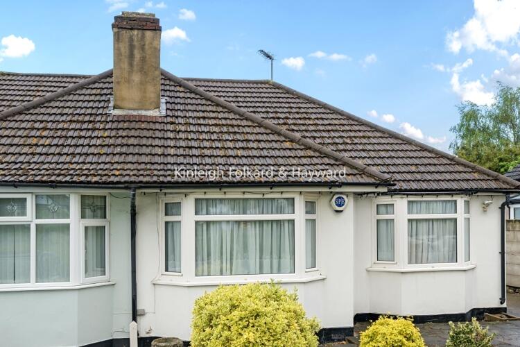 3 bed Bungalow for rent in Goddington. From Kinleigh Folkard & Hayward