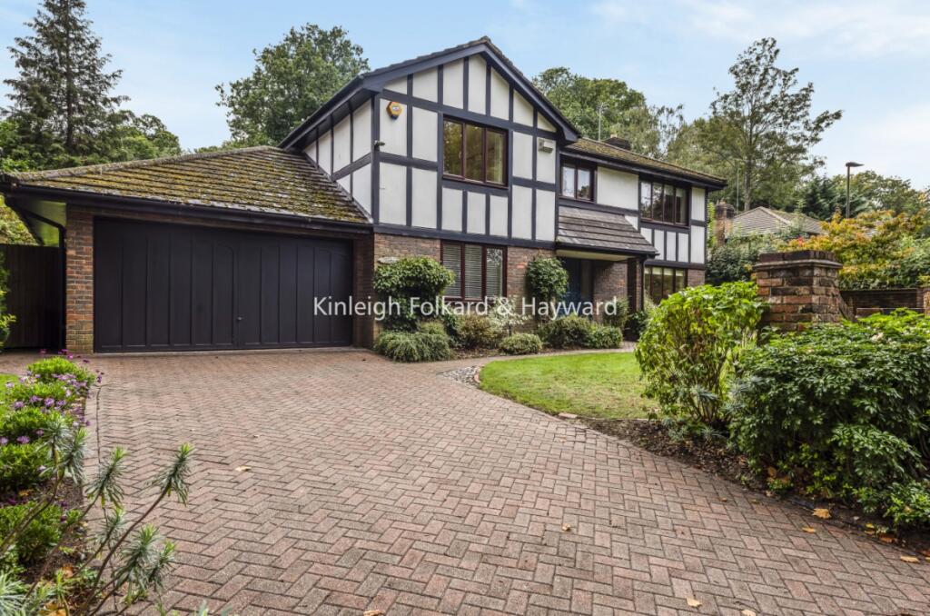 4 bed Detached House for rent in Chislehurst. From Kinleigh Folkard & Hayward