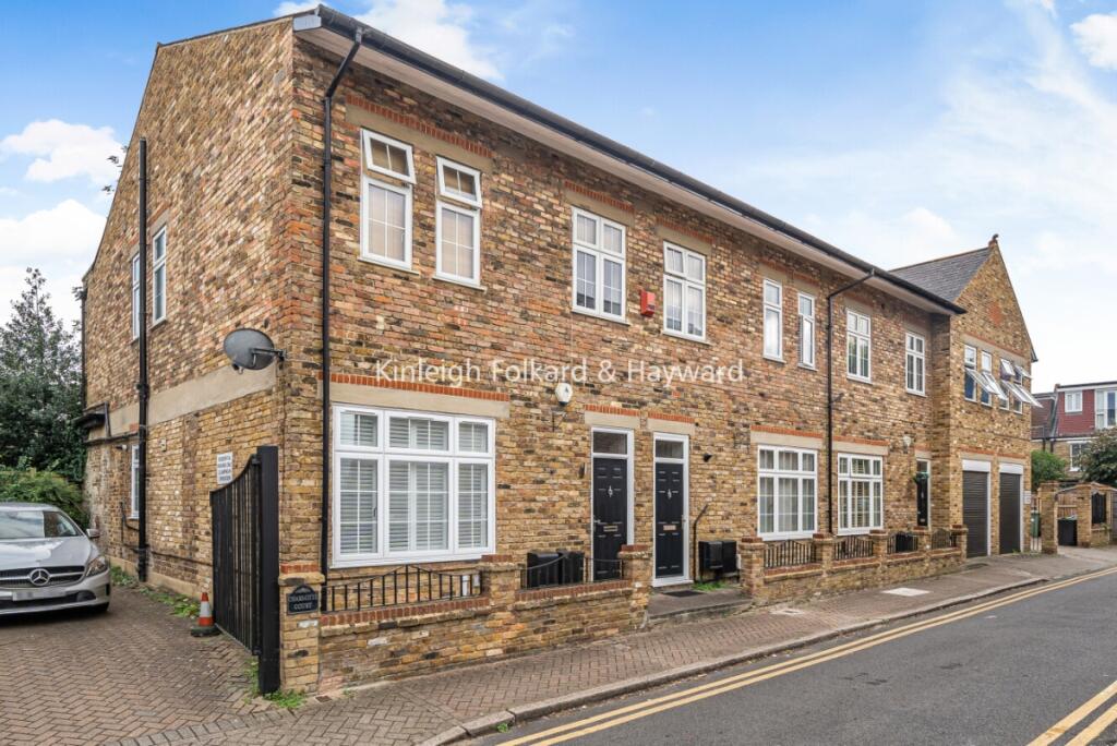 3 bed 1st Floor Flat for rent in Chislehurst. From Kinleigh Folkard & Hayward - Sales - Chislehurst