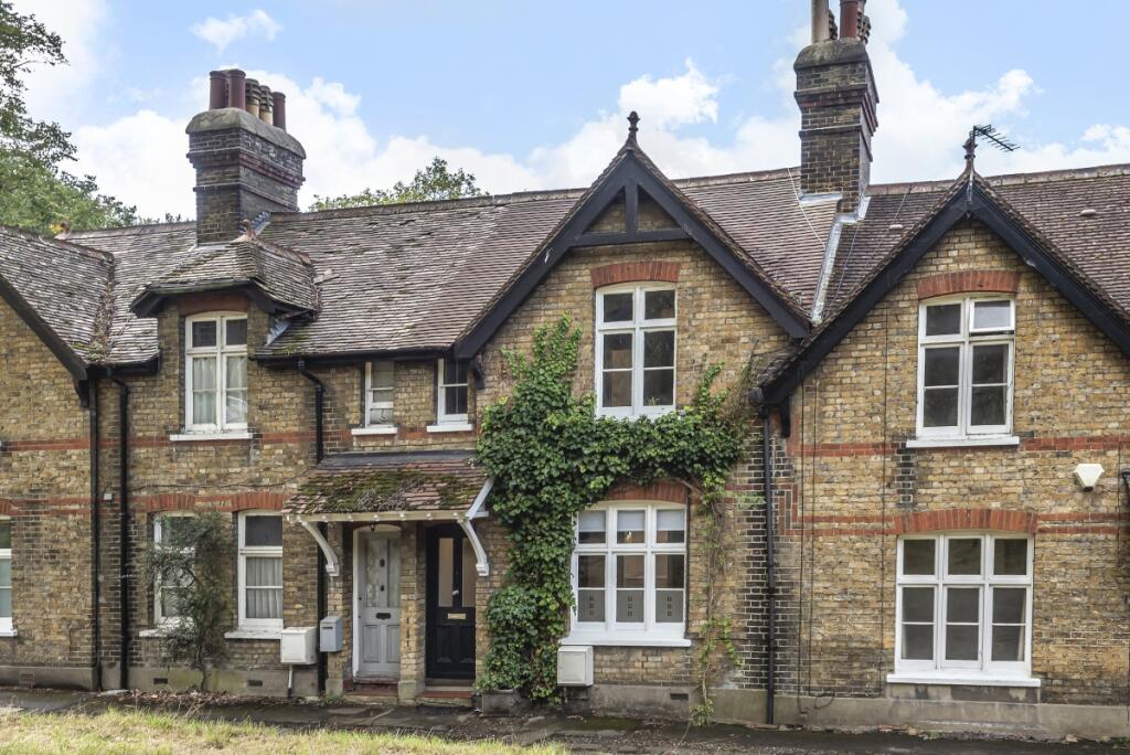 2 bed Mid Terraced House for rent in Chislehurst. From Kinleigh Folkard & Hayward - Sales - Chislehurst 2 bed Mid Terraced House for rent in Chislehurst. From Kinleigh Folkard & Hayward - Sales - Chislehurst