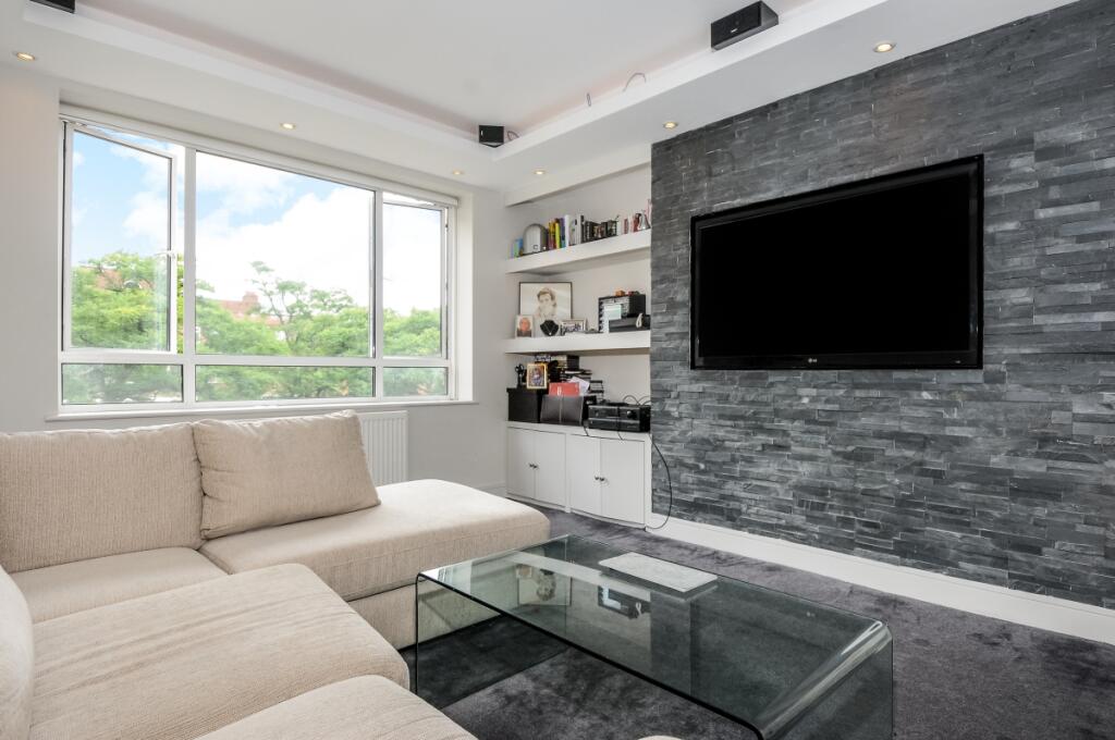 1 bed Flat for rent in Camden Town. From Kinleigh Folkard & Hayward